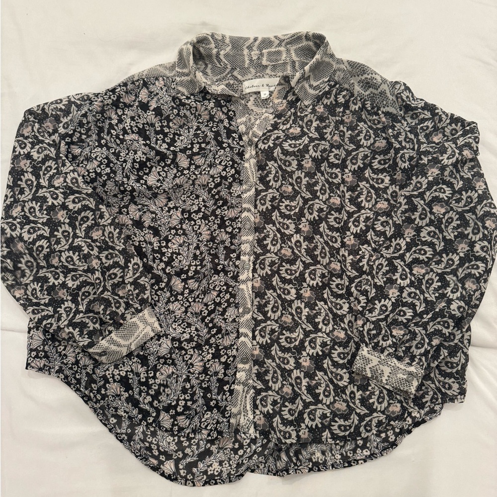 Chelsea & Theodore Oversized Button-up Medium